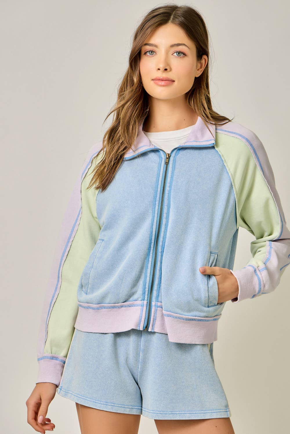 61327 Color Block Zipped Up Jacket