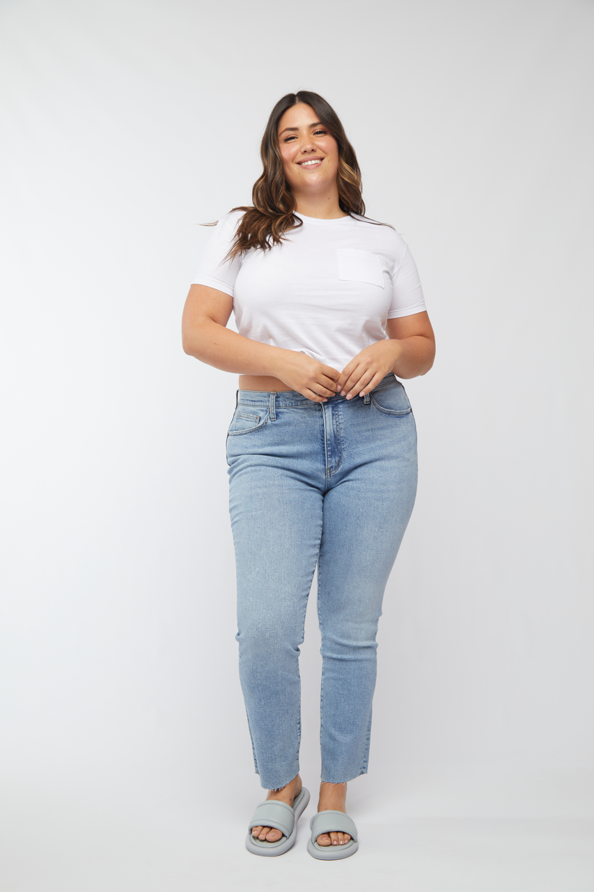 Oliver Logan Crosby Mid Rise Relaxed Taper Jean, Classic Light Vintage