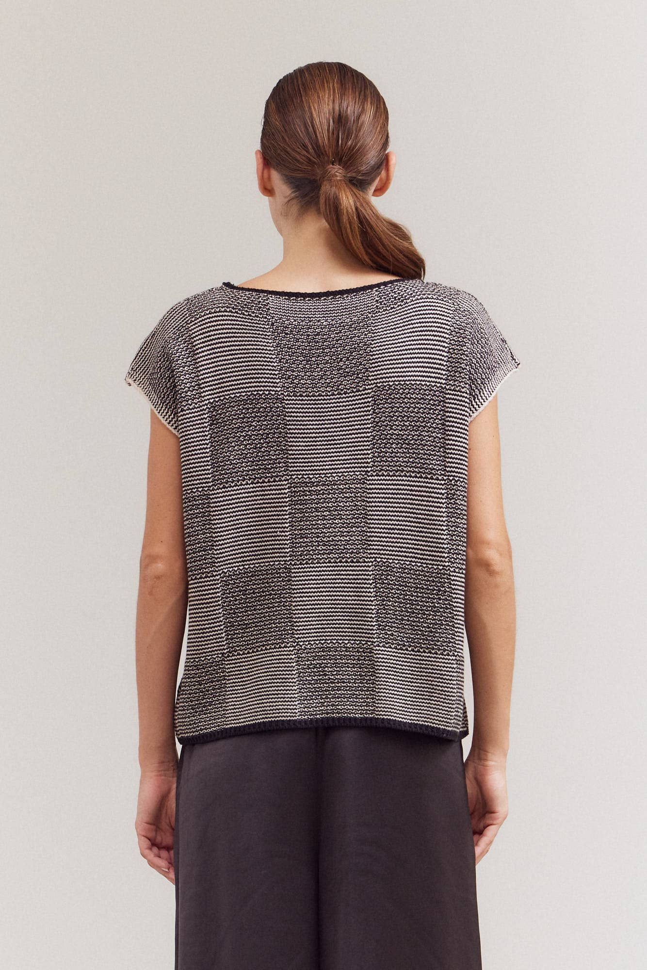 MIXED YARN SLEEVELESS SWEATER TOP BY GRADE & GATHER