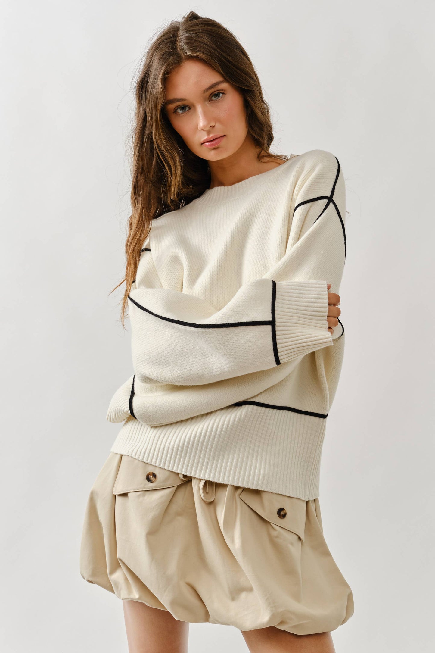 AARON & AMBER OVERSIZED FIT CONTRAST STITCHING SWEATER