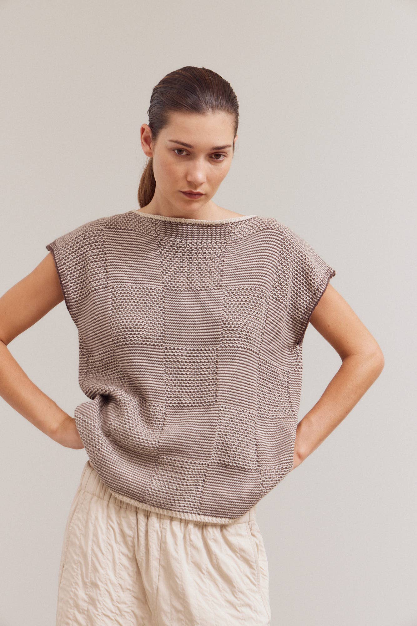 MIXED YARN SLEEVELESS SWEATER TOP BY GRADE & GATHER