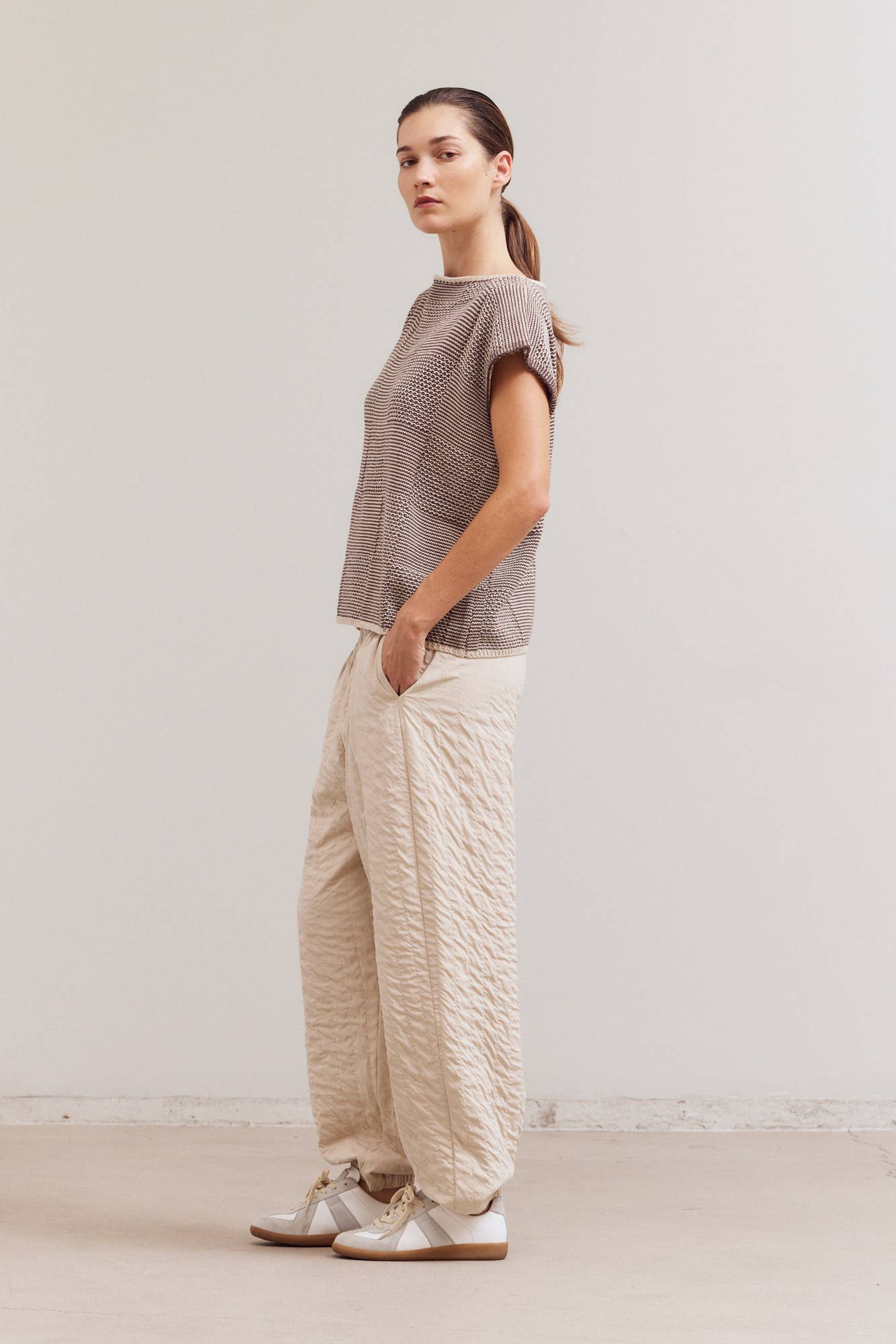 MIXED YARN SLEEVELESS SWEATER TOP BY GRADE & GATHER