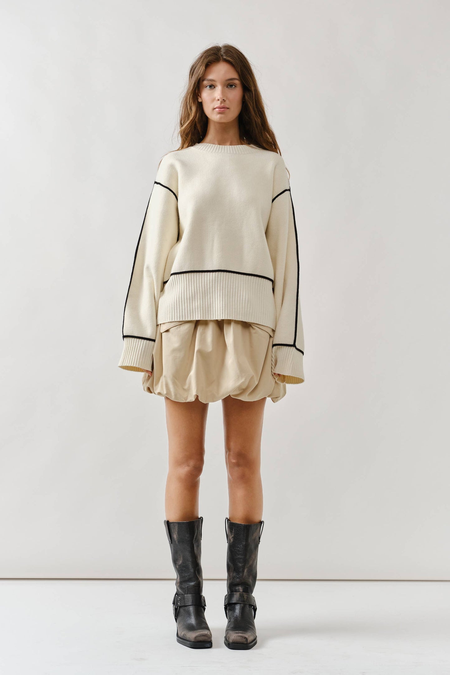 AARON & AMBER OVERSIZED FIT CONTRAST STITCHING SWEATER