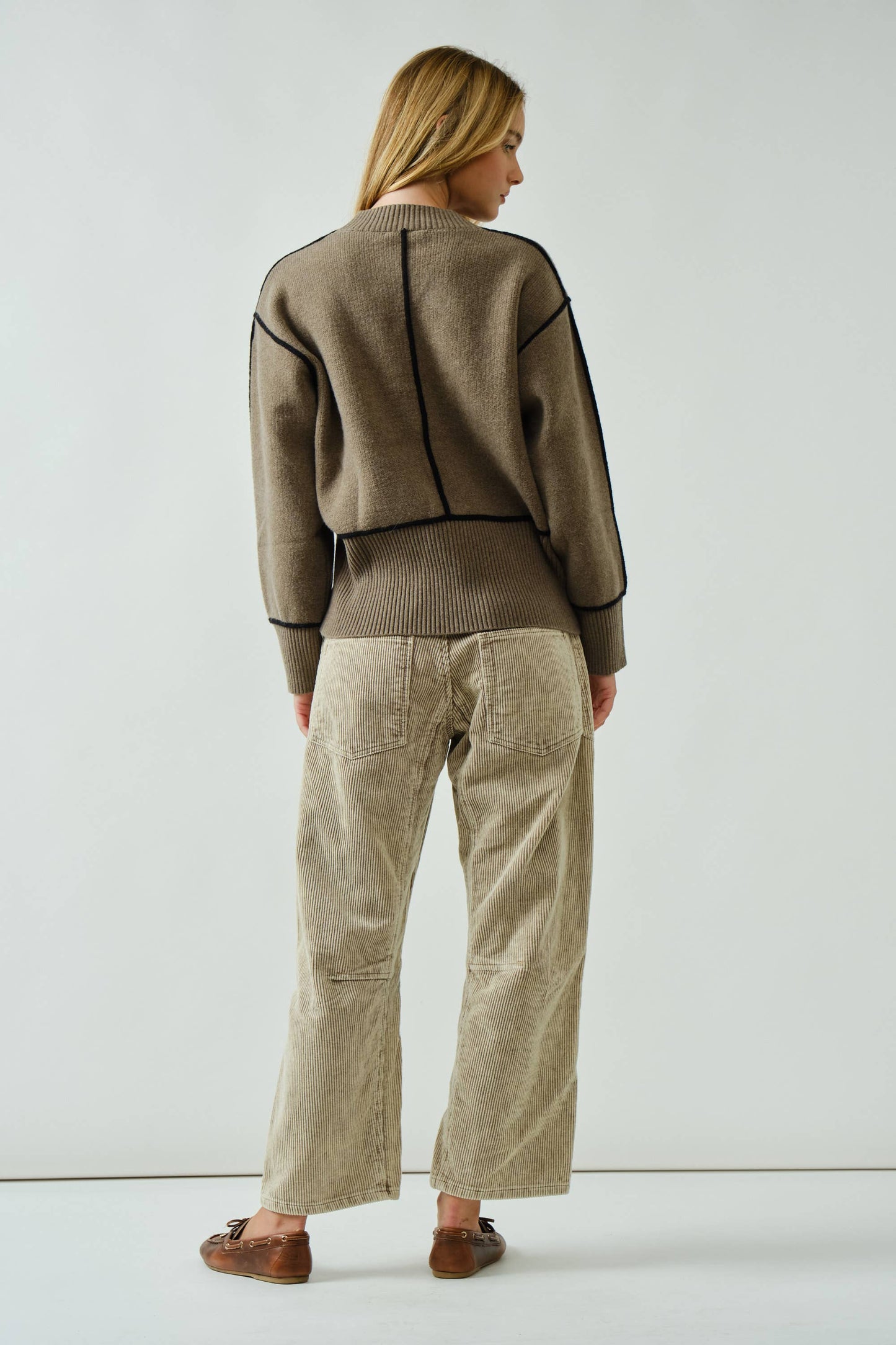 AARON & AMBER OVERSIZED FIT CONTRAST STITCHING SWEATER