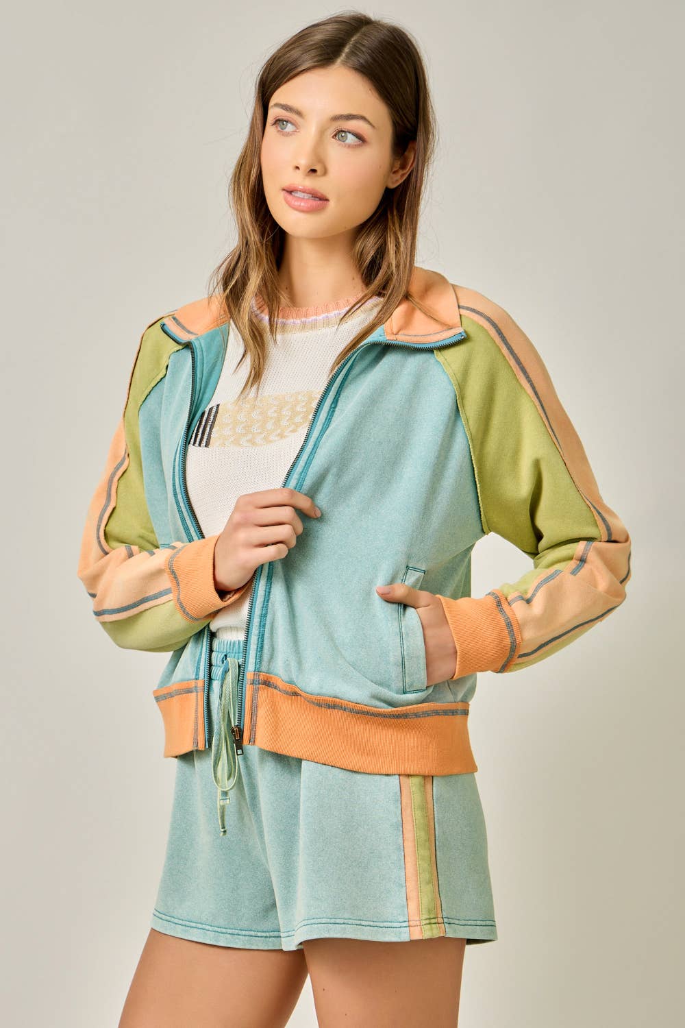 61327 Color Block Zipped Up Jacket