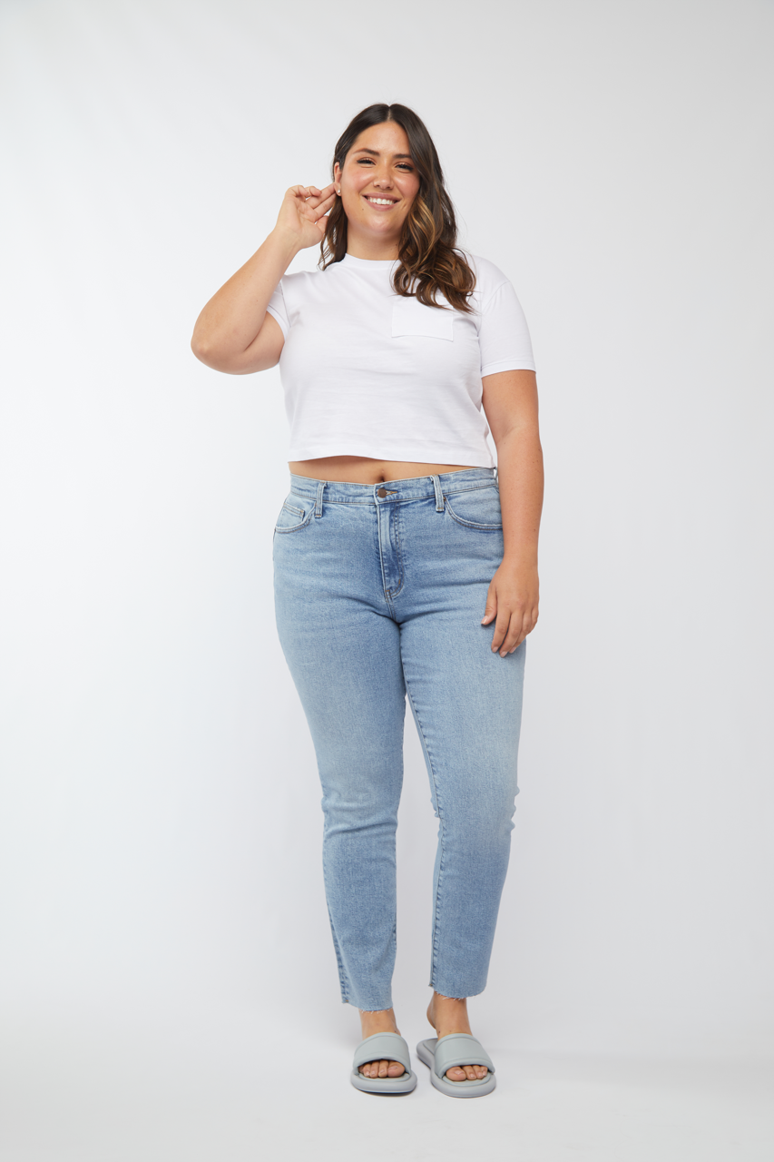 Oliver Logan Crosby Mid Rise Relaxed Taper Jean, Classic Light Vintage