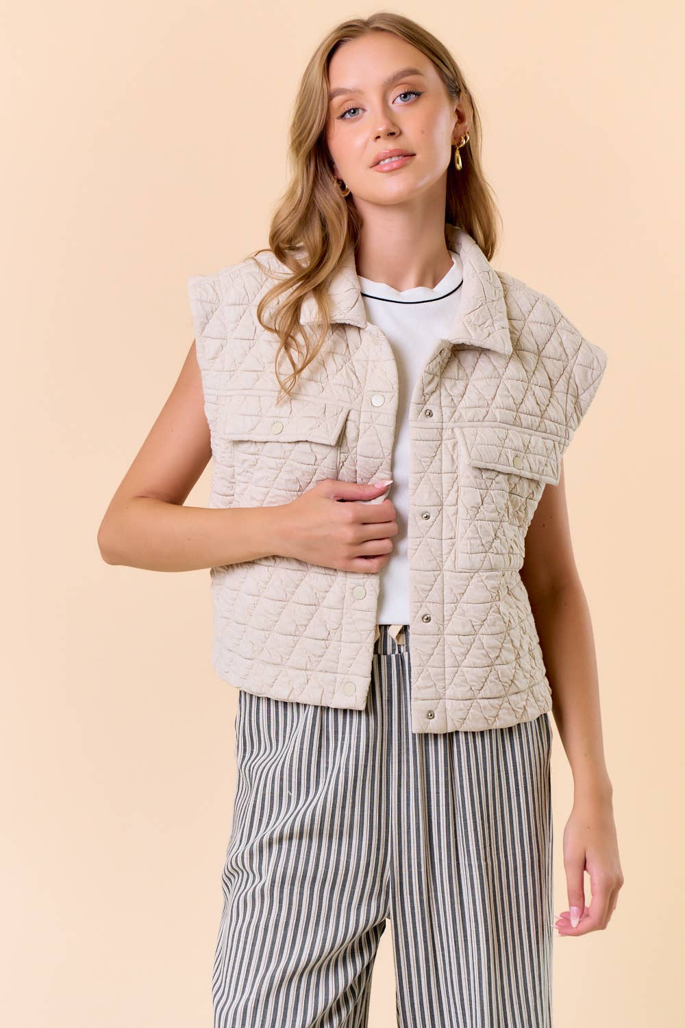 DOE AND RAE QUILTED POINT COLLAR FLAP PATCHED POCKET VEST - 10626J-1