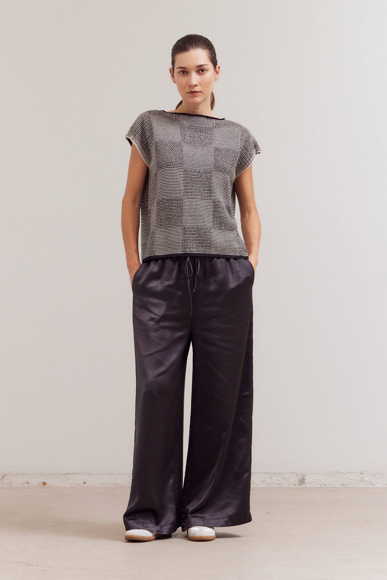 MIXED YARN SLEEVELESS SWEATER TOP BY GRADE & GATHER