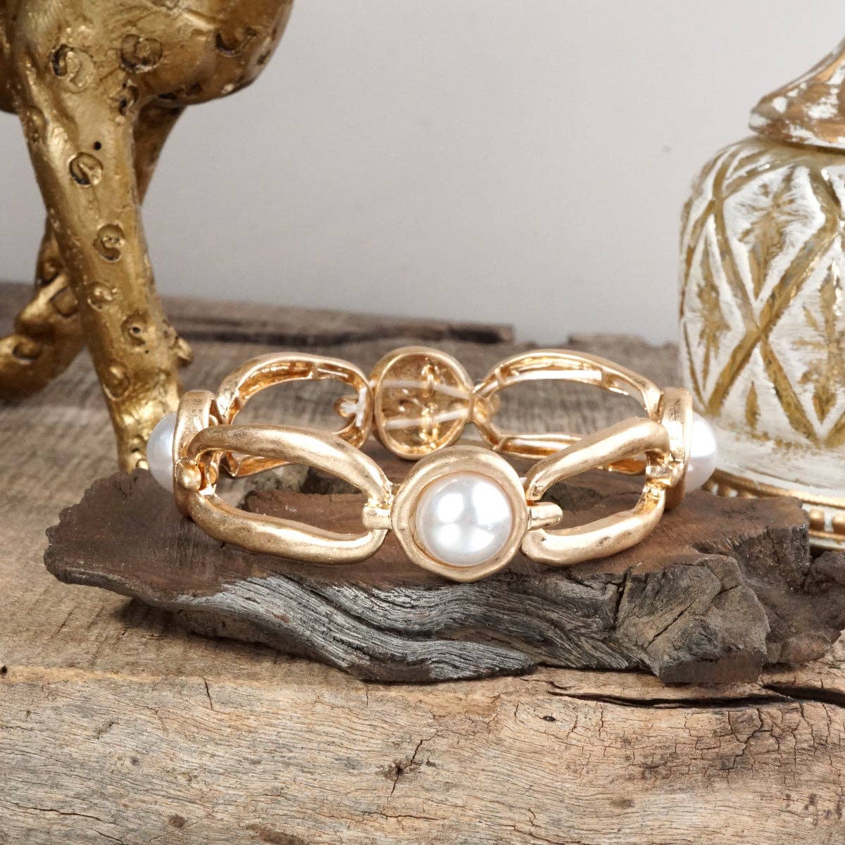 Luminous Muse – Stretchy Bangle with Pearls in Worn Gold