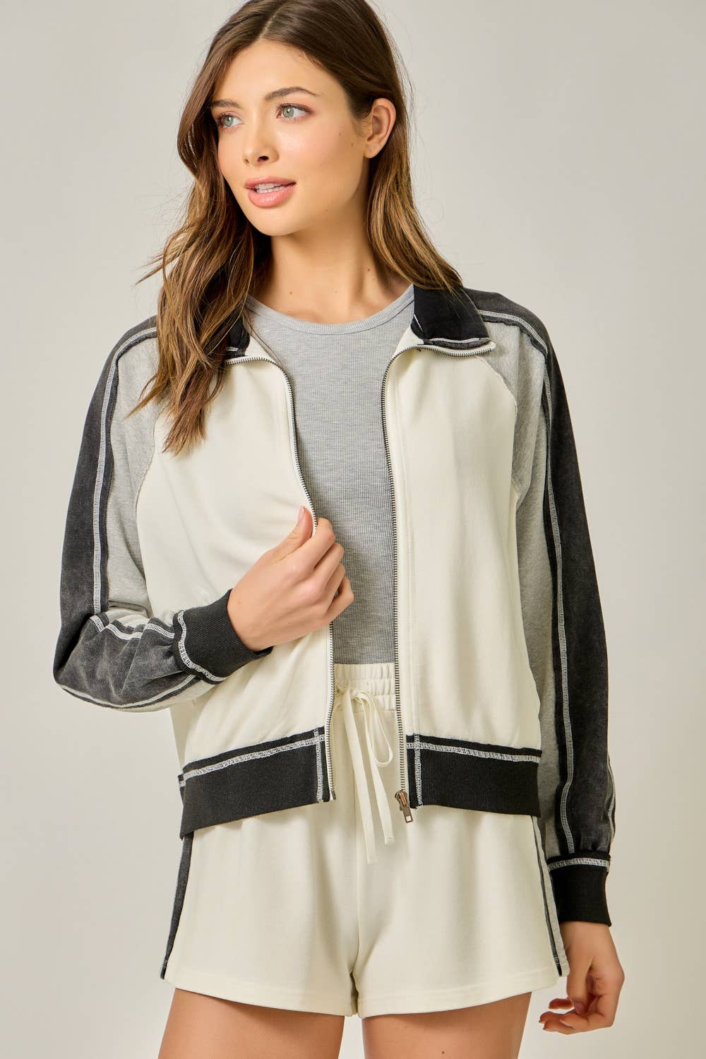 61327 Color Block Zipped Up Jacket
