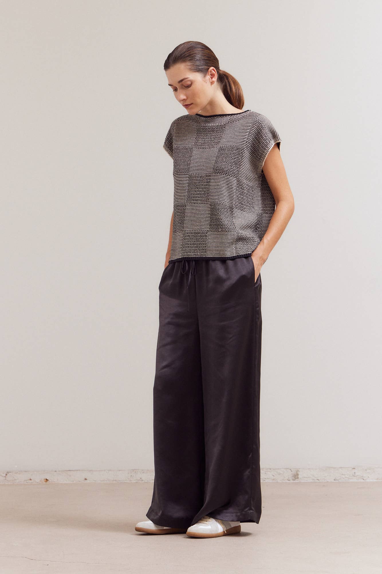 MIXED YARN SLEEVELESS SWEATER TOP BY GRADE & GATHER